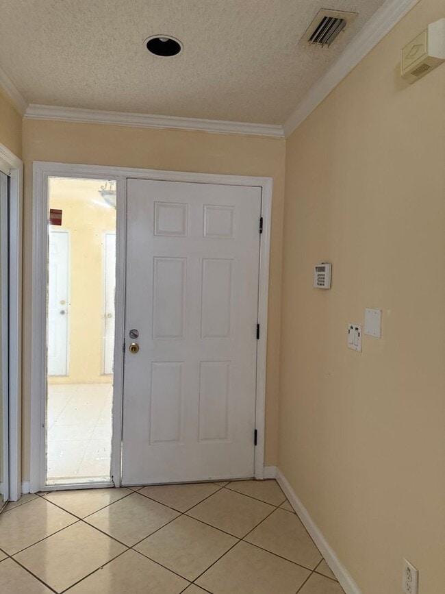 Building Photo - Meadowood gated community