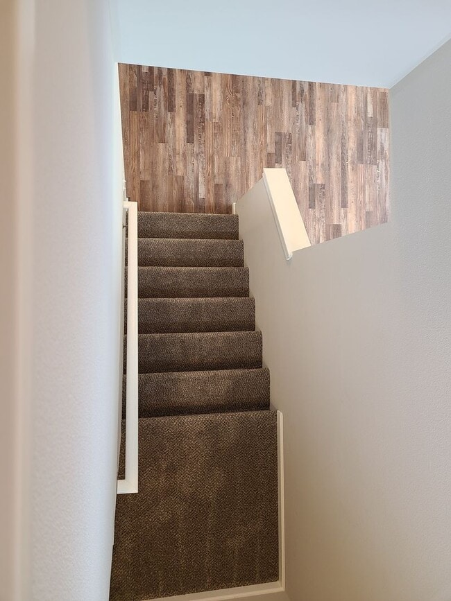 Building Photo - Yelm Creek Estates, 4 Bedroom, 2.75 Bathroom with Den