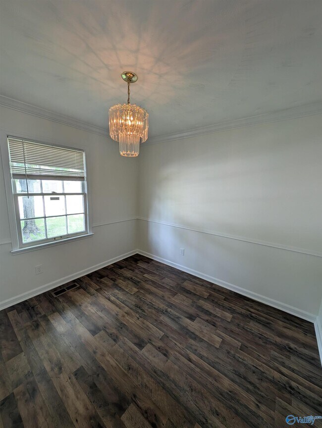 Building Photo - 1060 Sandy Springs Rd NW