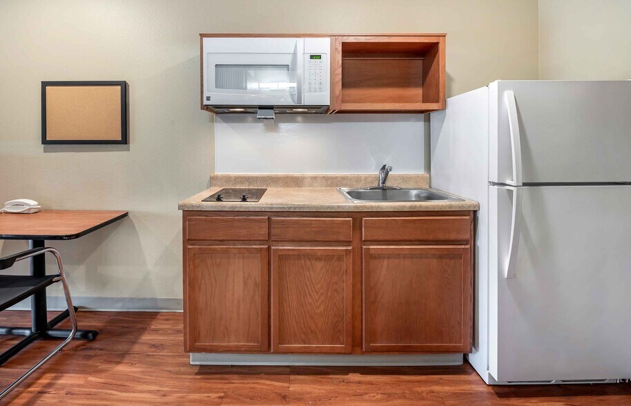 Building Photo - Furnished Studio-Dayton - Miamisburg