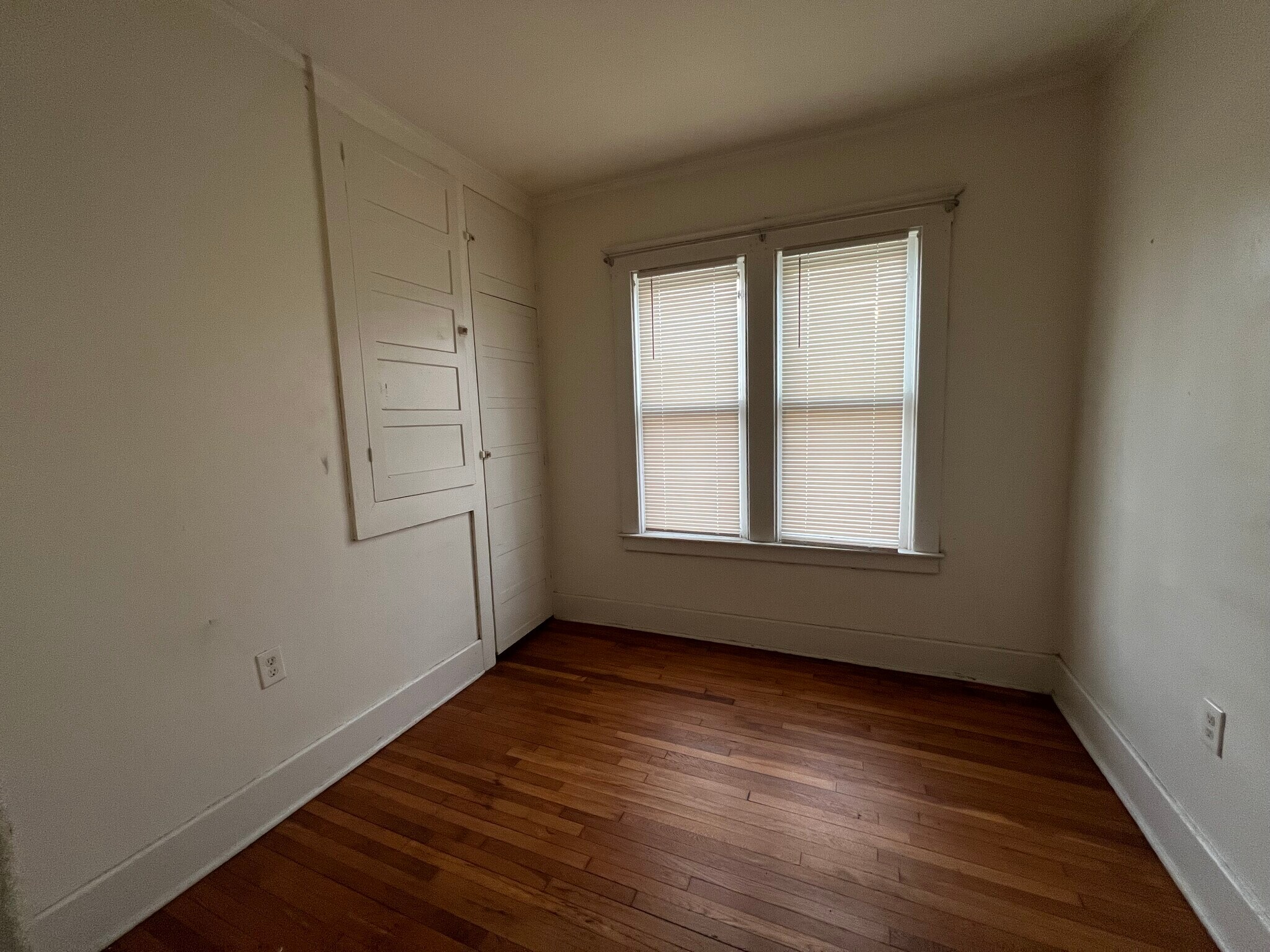 Building Photo - 1945 W Bethune St