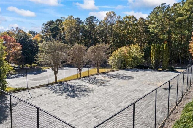 Building Photo - 3151 Greenbrier Ct