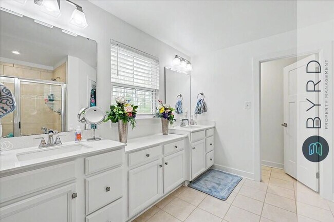 Building Photo - 18113 Sagamore Dr