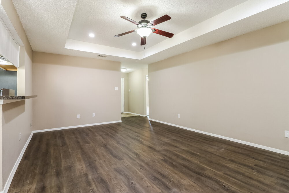 Building Photo - 8540 Whitney Dr