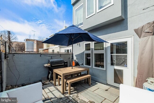 Building Photo - 1226 Gerritt St