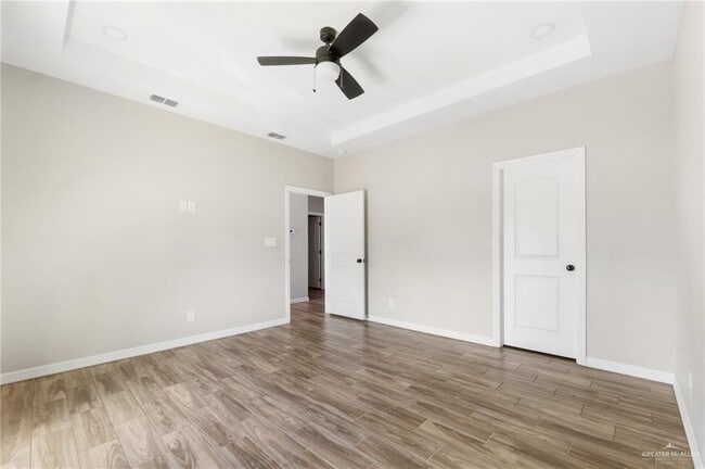 Building Photo - 9 W 5th St