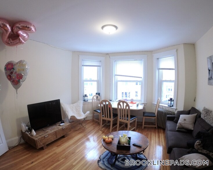 Building Photo - 241 Freeman St