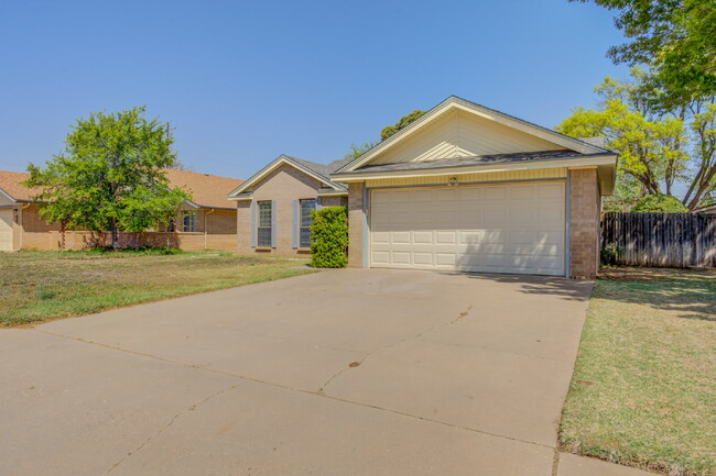 Building Photo - Cozy, Freshly Updated 3-bedroom 2-bathroom...