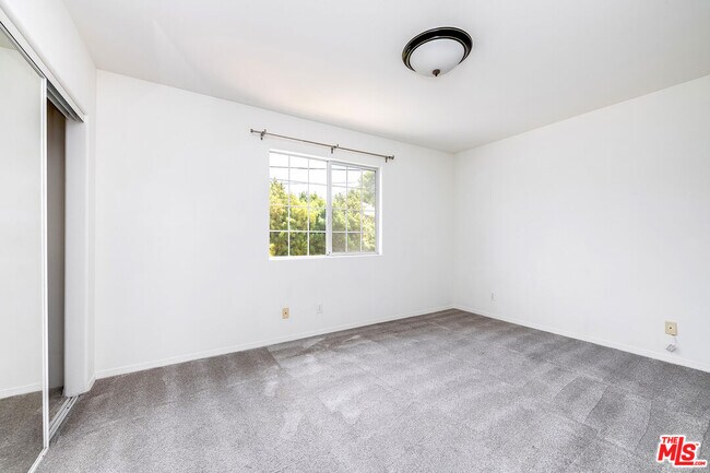 Building Photo - 6074 W 75th Pl