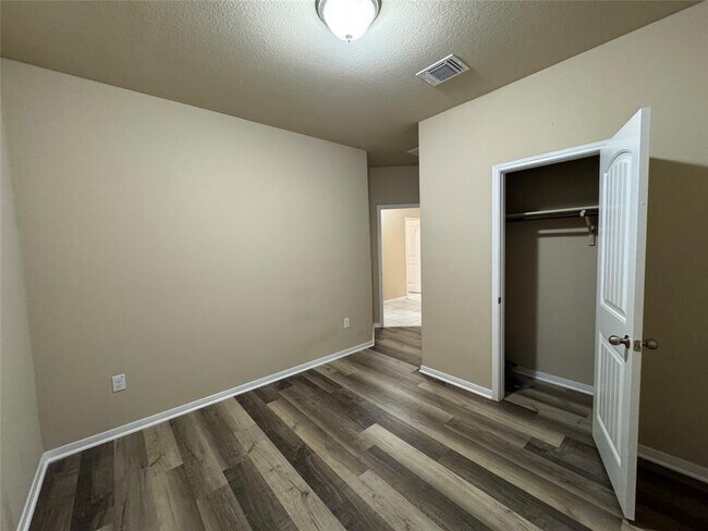 Building Photo - 3108 Armidale Dr