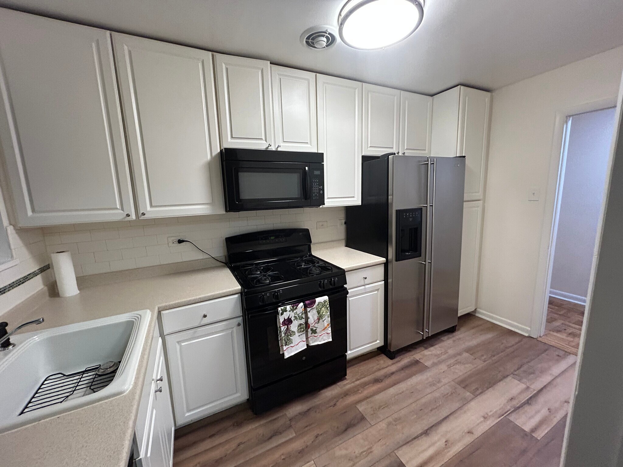 Building Photo - 10506 Weymouth St