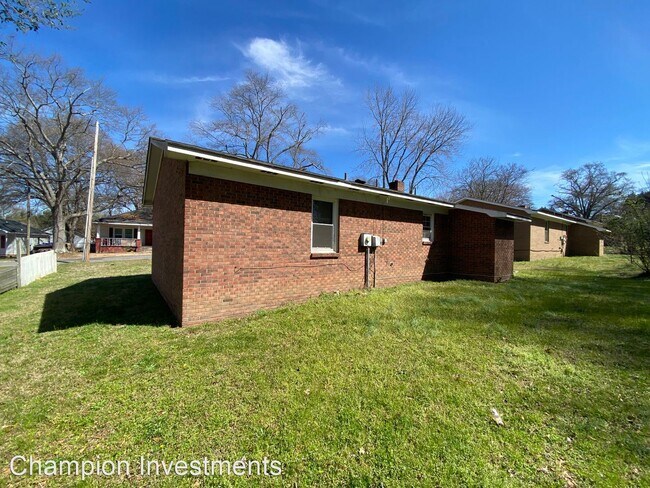 Building Photo - 2 br, 1 bath House - 207 W. Shannonhouse St