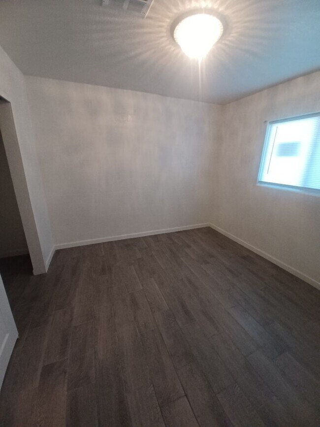 Building Photo - Madison