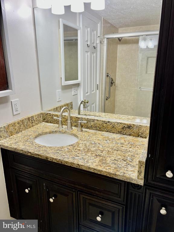 Building Photo - 12002 Ridge Knoll Dr