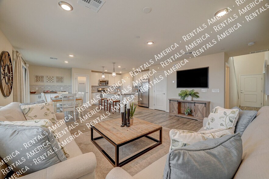 Building Photo - 310 Quail Finch Dr