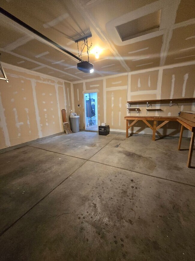 Building Photo - Nice Three Bedroom Home in Franklin, IN