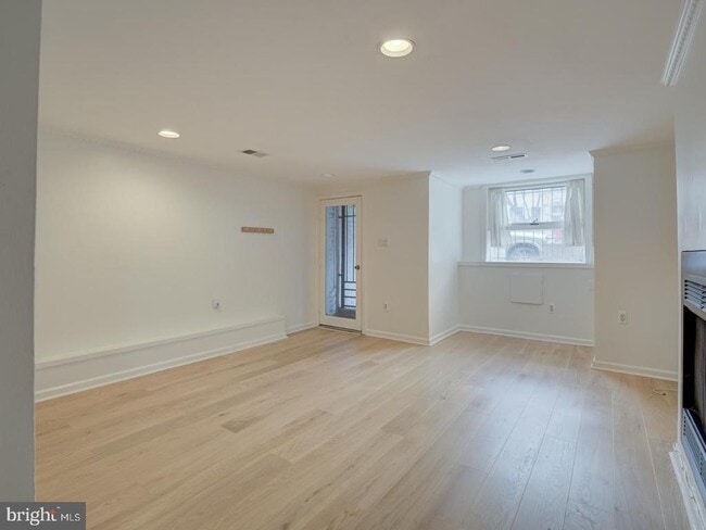 Building Photo - 1751 U St NW