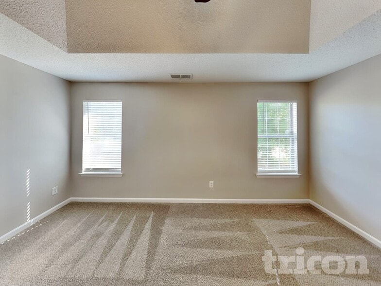 Building Photo - 5702 Colonnade Dr