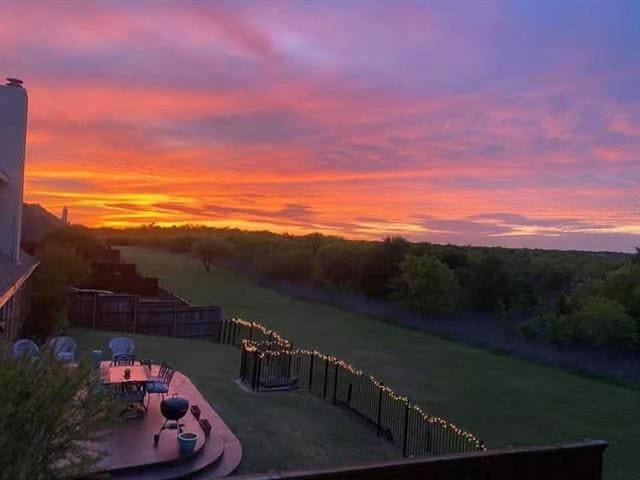 Building Photo - 3921 Lakeside Dr