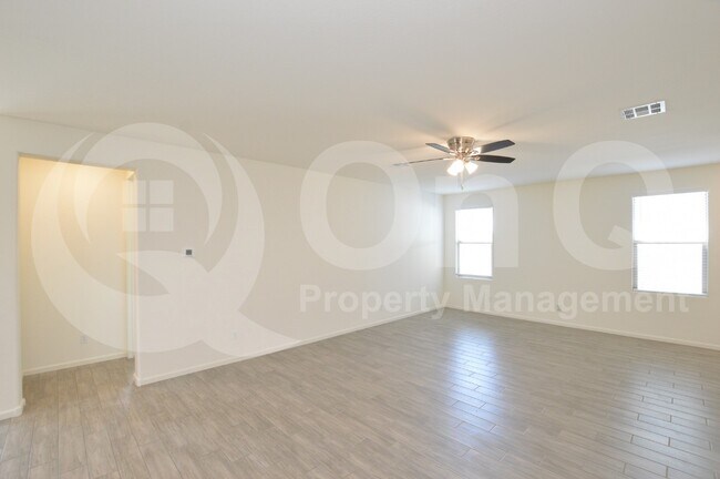 Building Photo - 753 W Nova Pl