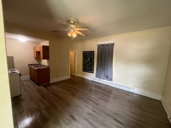 Building Photo - 505 Woodward St