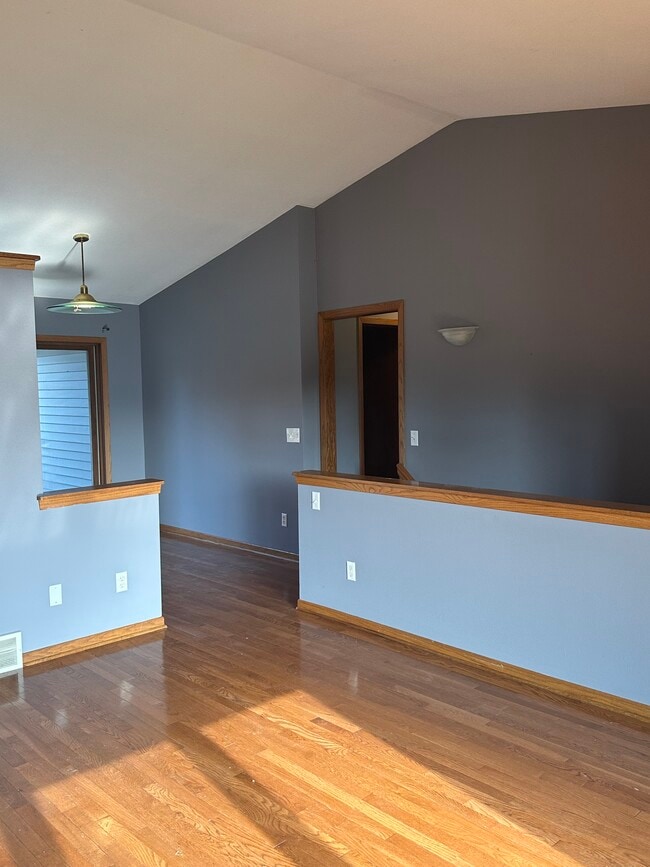 Building Photo - 3268 Dorchester Way