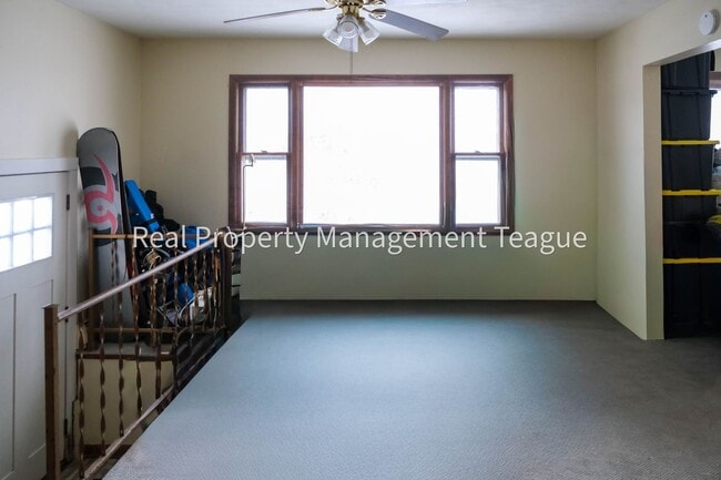 Building Photo - Charming 3 bedrooms in Rensselaer