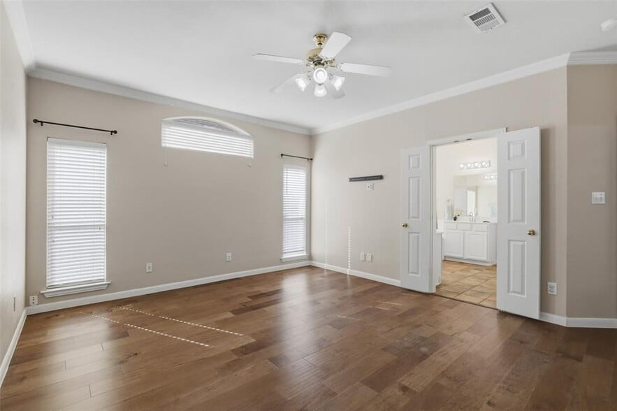 Building Photo - 4077 Truman Dr