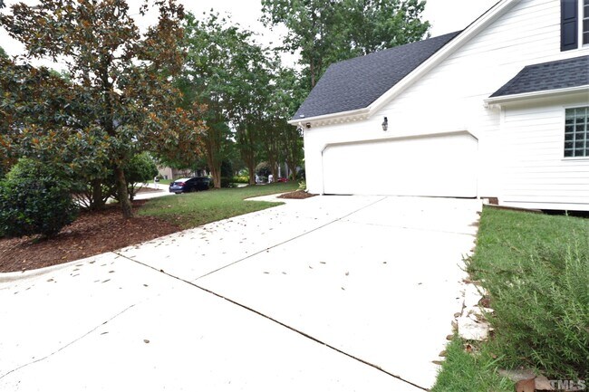 Building Photo - 100 Pebble Ridge Farms Ct
