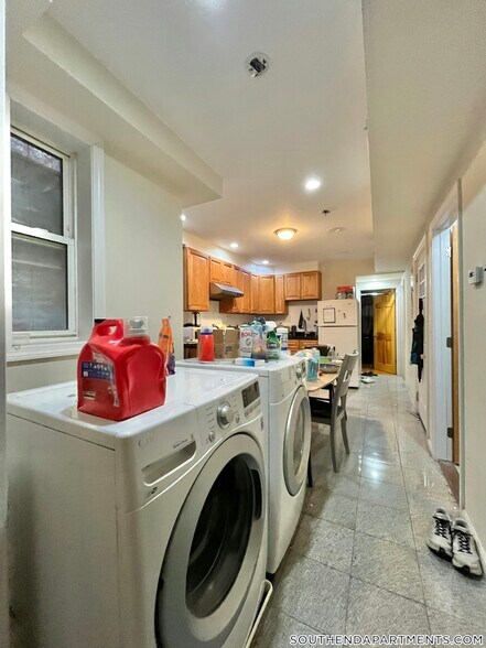 Building Photo - 179 Northampton St