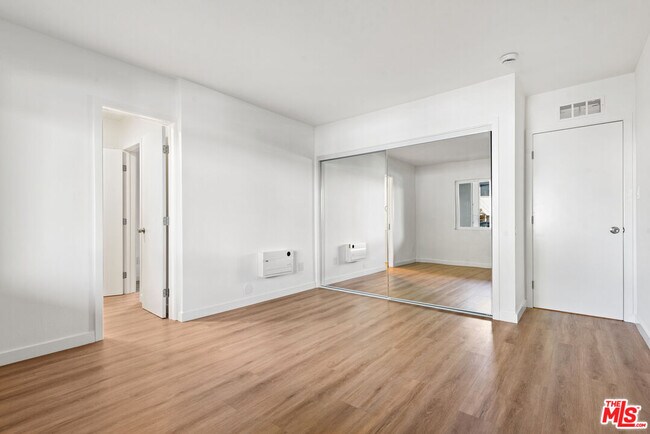 Building Photo - 836 Ashland Ave