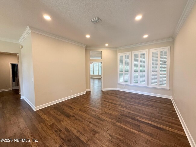 Building Photo - 7860 Turnstone Cir E
