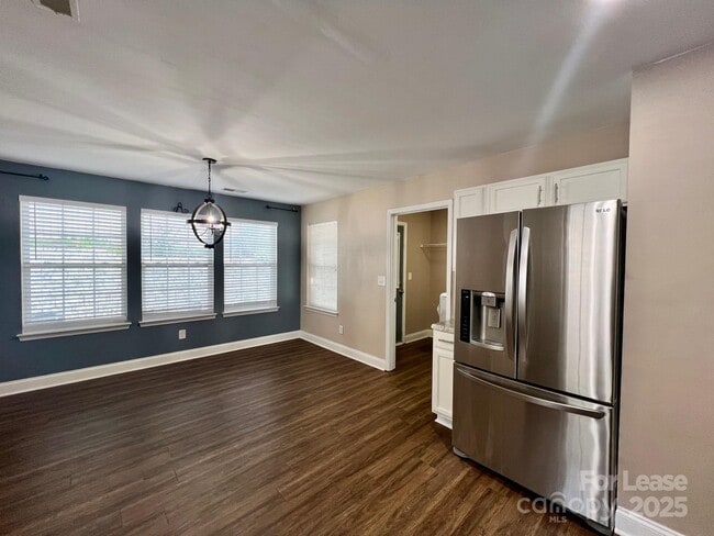 Building Photo - 520 Jakes Ridge Ln