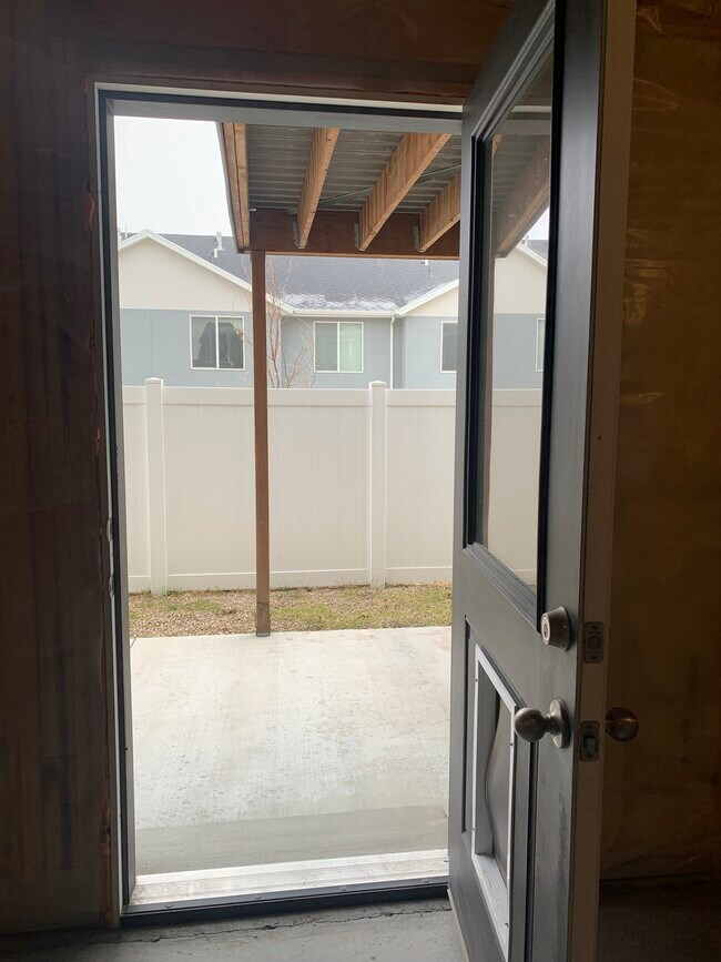 Walkout basement door - 14937 S Messi St