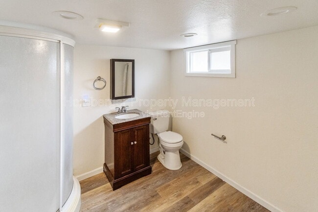 Building Photo - 908 E Longfellow Ave
