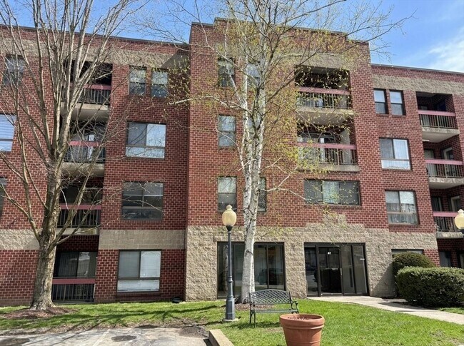 Building Photo - 14 Heron St