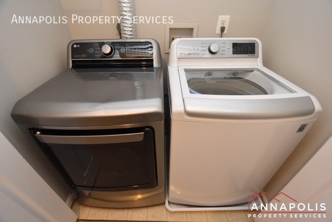 Building Photo - 85 Harbour Heights Dr