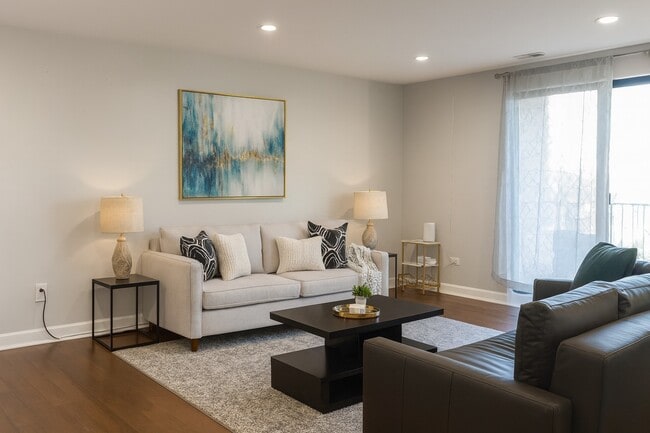 Building Photo - 1727 W Crystal Ln