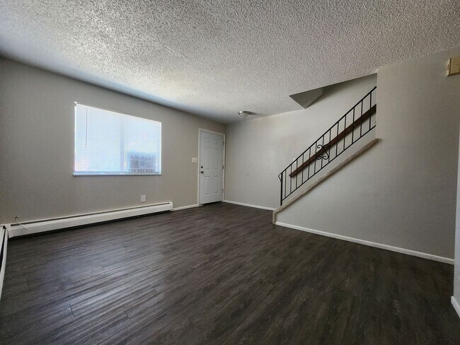 Building Photo - 49 Chestnut Dr