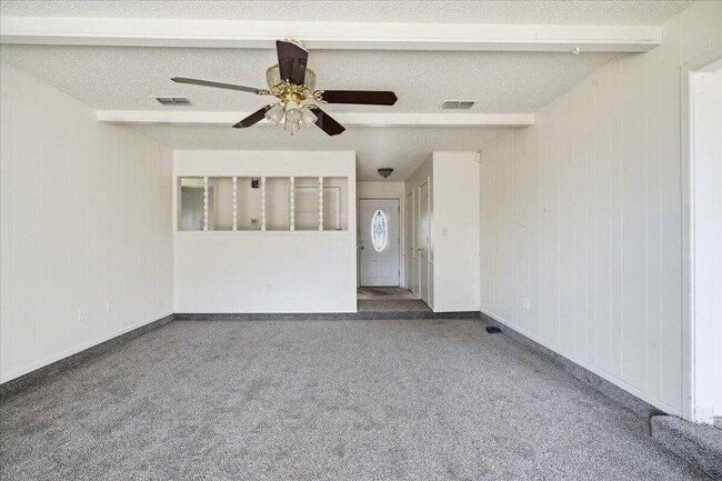 Building Photo - 608 N Colton Ave