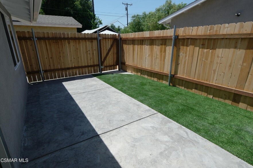 Building Photo - 971 Calle Nogal