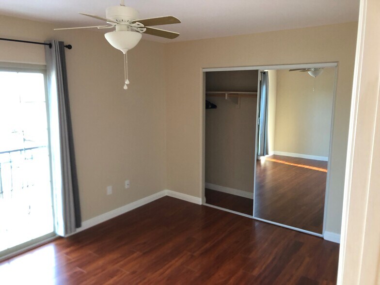 Building Photo - 381 Elkwood Ave