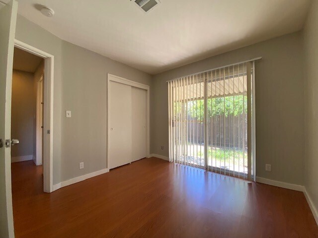 Building Photo - Charming 2-bedroom, 1-bath, 800 sq. ft. du...
