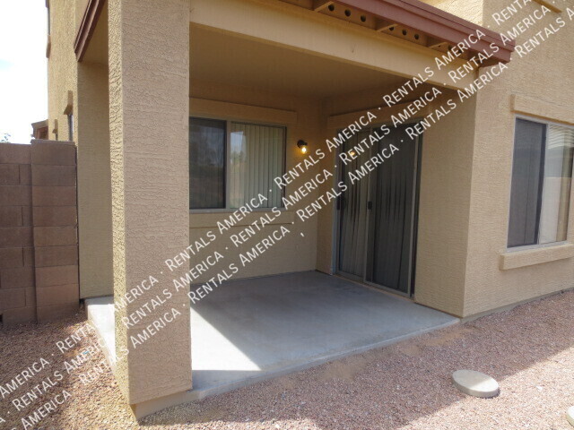 Building Photo - 1028 E Dragon Fly Rd