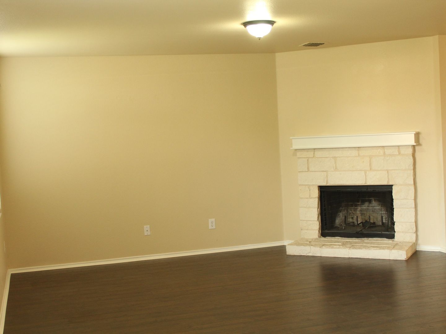 Building Photo - 12800 Cedar Hollow Dr