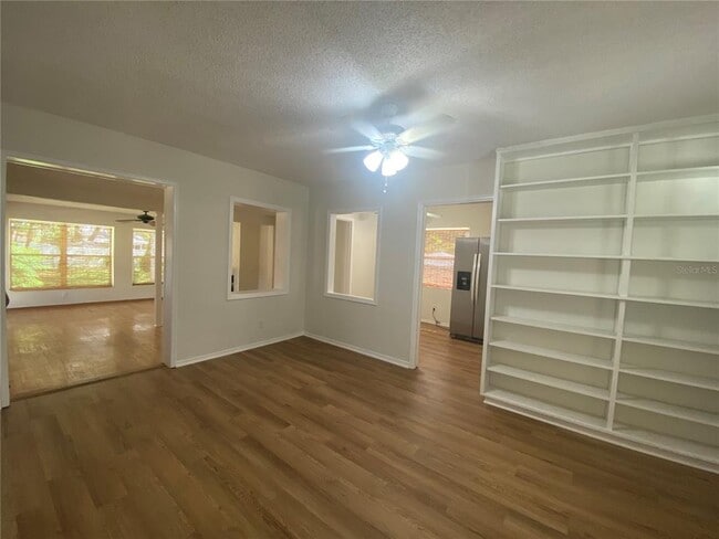 Building Photo - 8023 Country Club Rd N