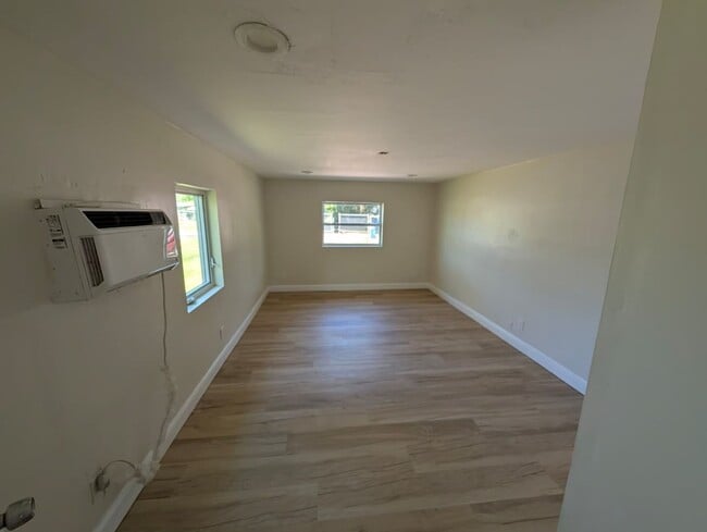 Building Photo - Spacious 3BR Rental with Outdoor Living Space
