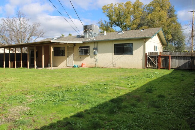 Building Photo - 7905 Julia Ct