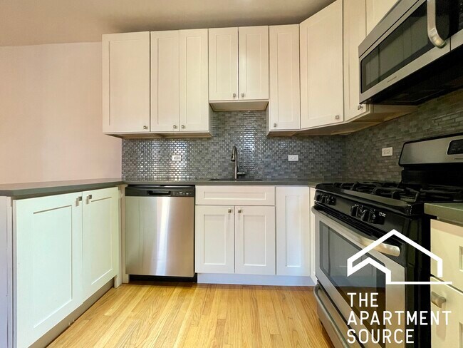 Building Photo - 2834 W Palmer St