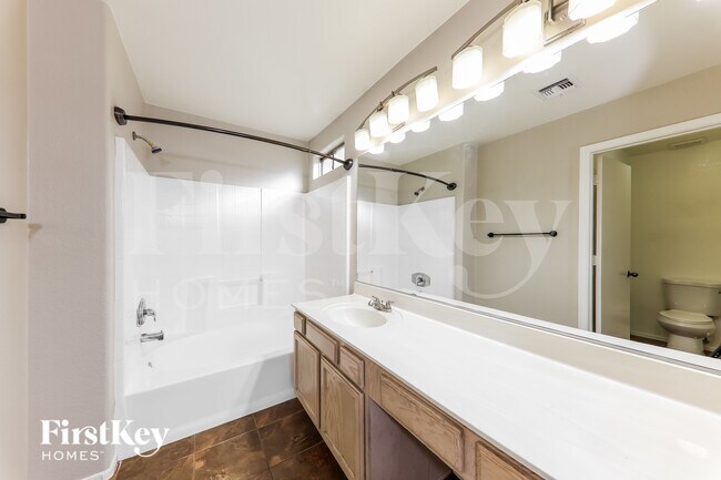 Building Photo - 12807 W Voltaire Ave